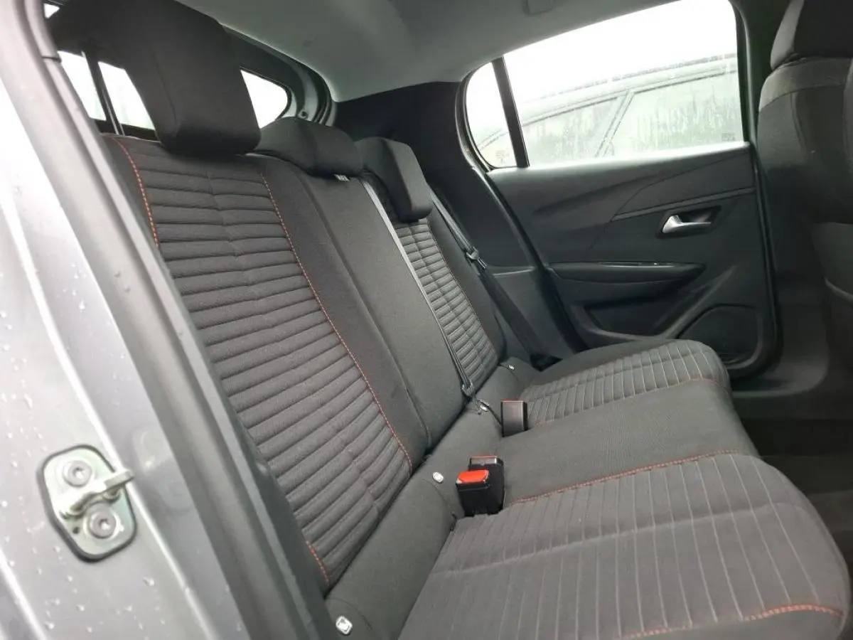 Peugeot e-208 Active Pack 12