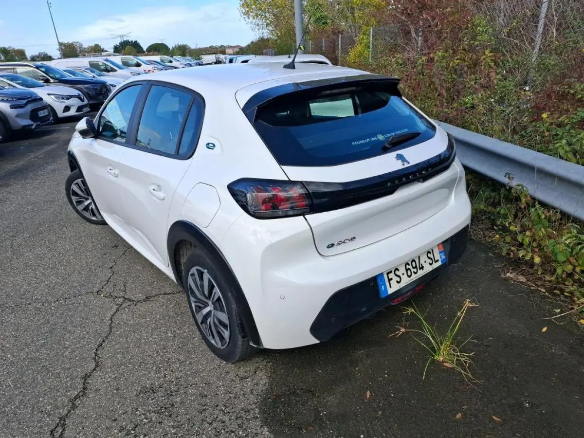 Peugeot e-208 Active Business 2