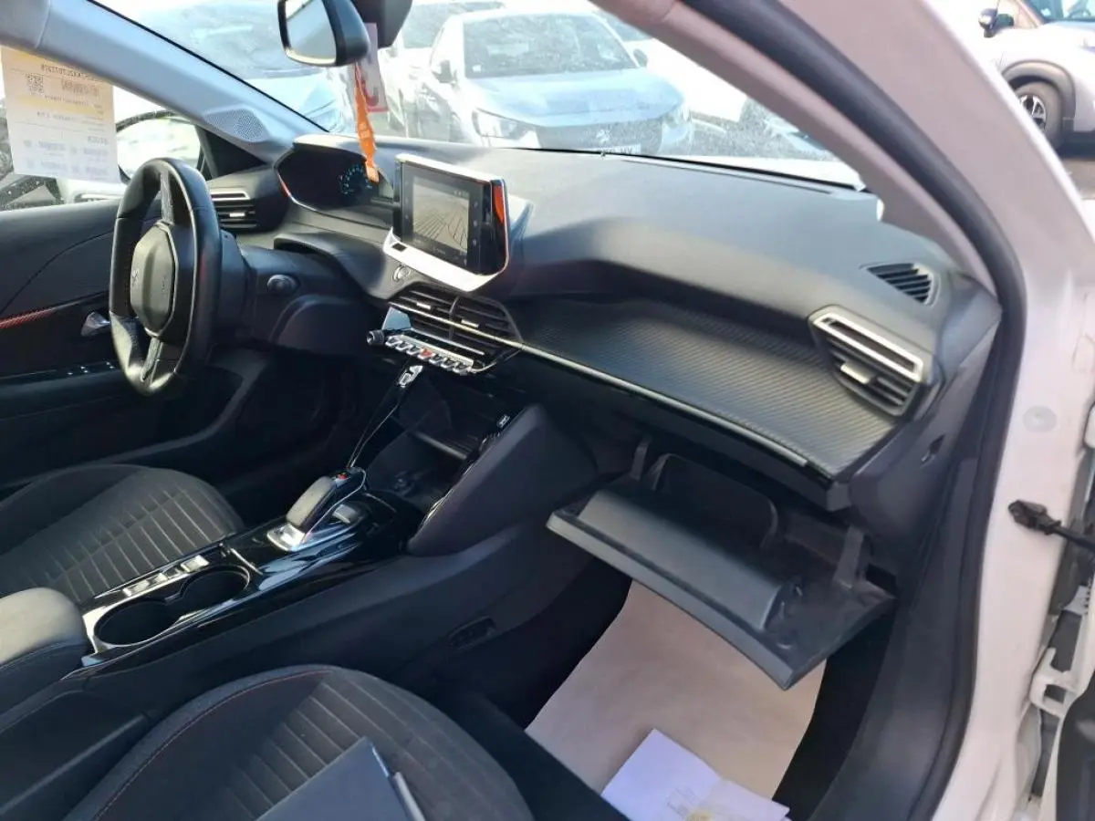 Peugeot e-208 Active Business 5