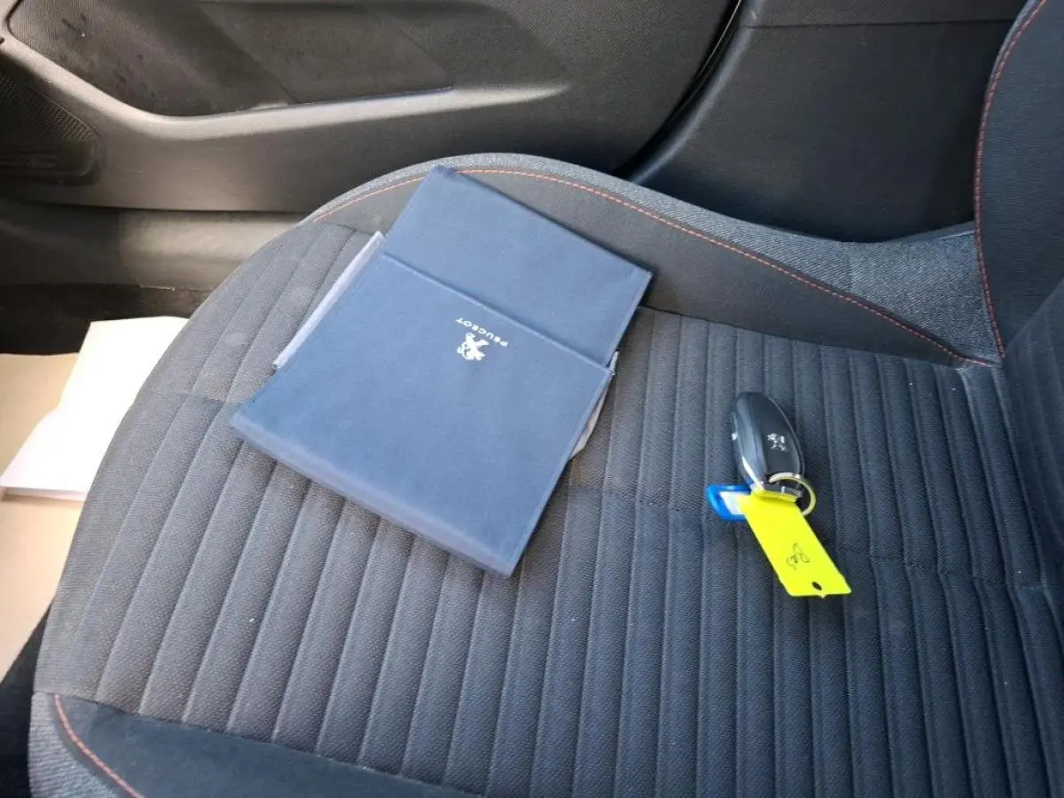 Peugeot e-208 Active Business 6