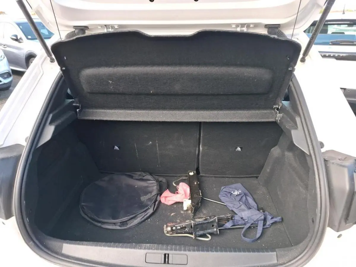 Peugeot e-208 Active Business 13