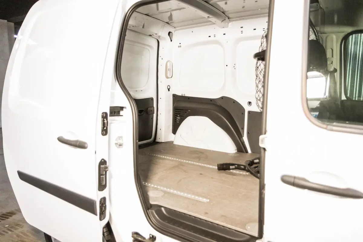 Renault Kangoo Z.E. 33 KW - IVA DEDUTIVÉL - BATERIAS PRÓPRIAS 19