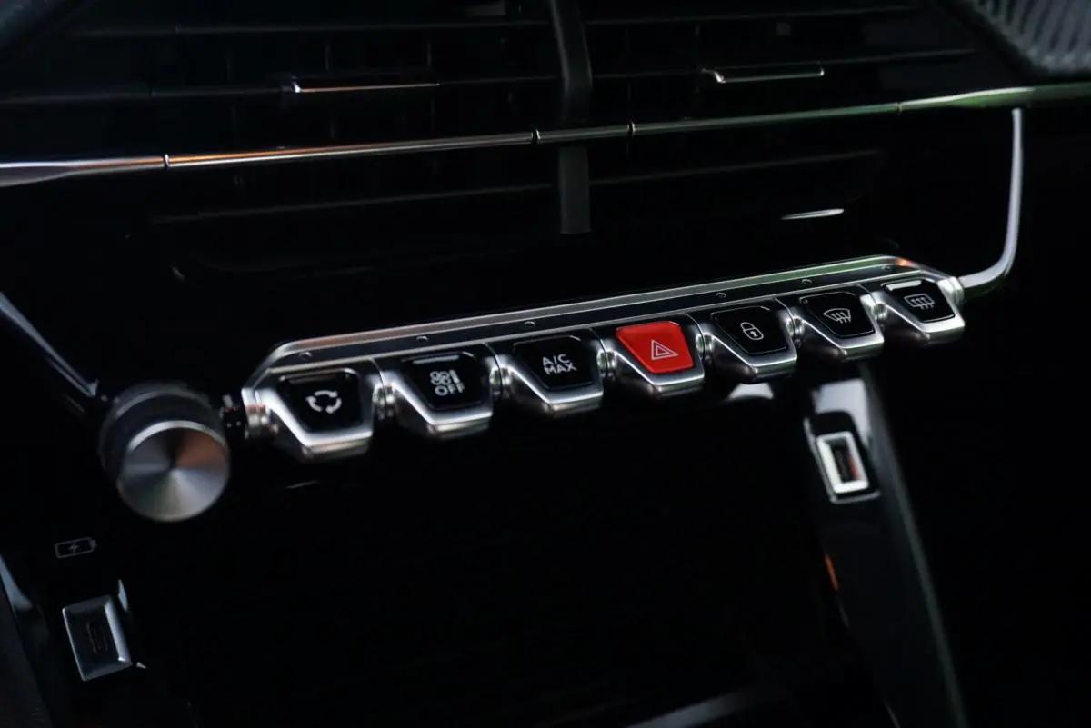 Peugeot e-208 50 kWh Active Pack 22