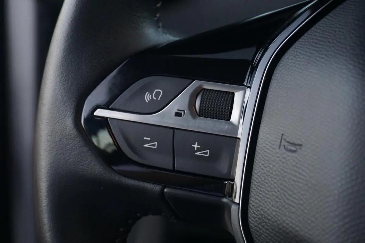 Peugeot e-208 50 kWh Active Pack 25