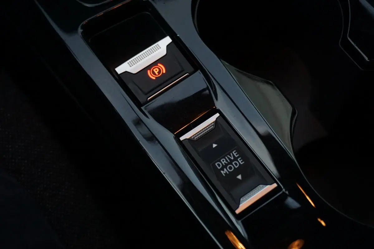 Peugeot e-208 50 kWh Active Pack 32