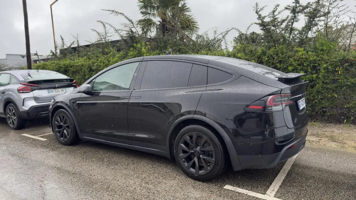 Tesla Model X Long Range AWD 3