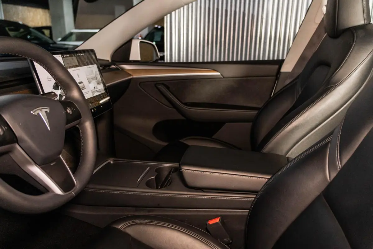 Tesla Model Y Long Range Tração Traseira 7