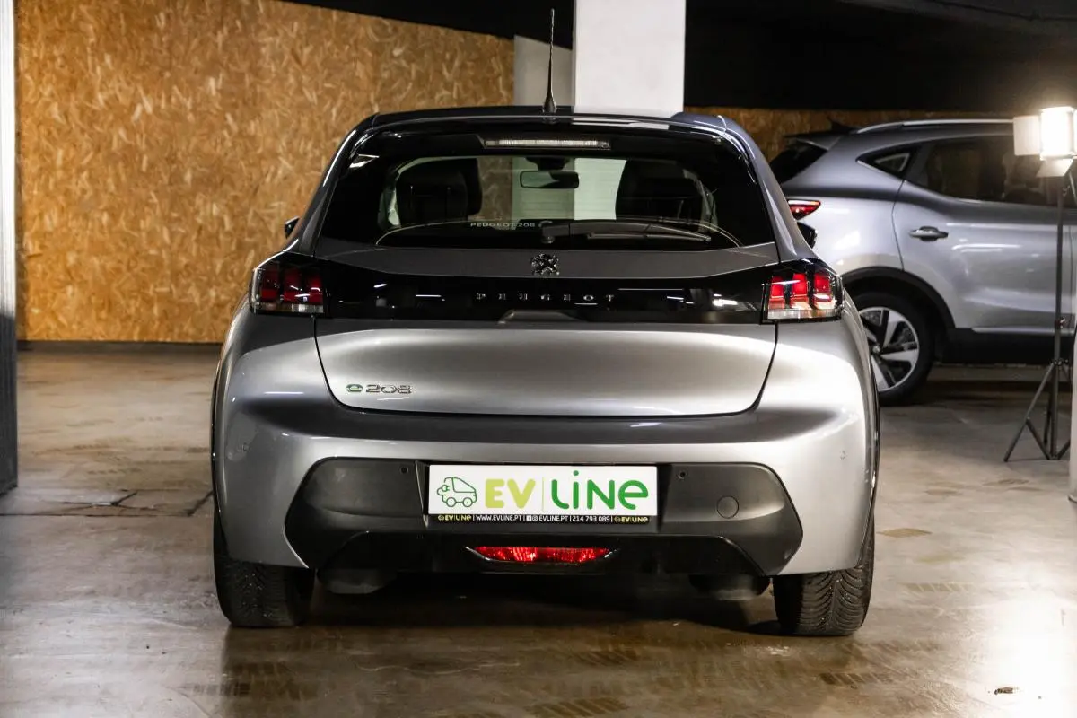 Peugeot e-208 50 kWh Active Active Business 6