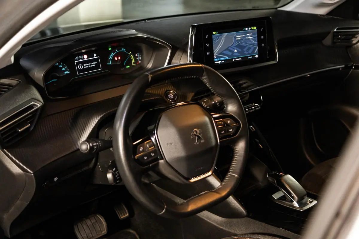 Peugeot e-208 50 kWh Active Active Business 18