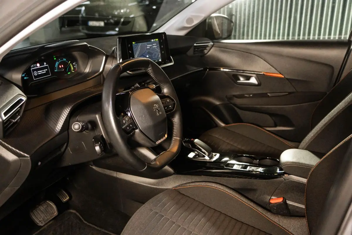 Peugeot e-208 50 kWh Active Active Business 17