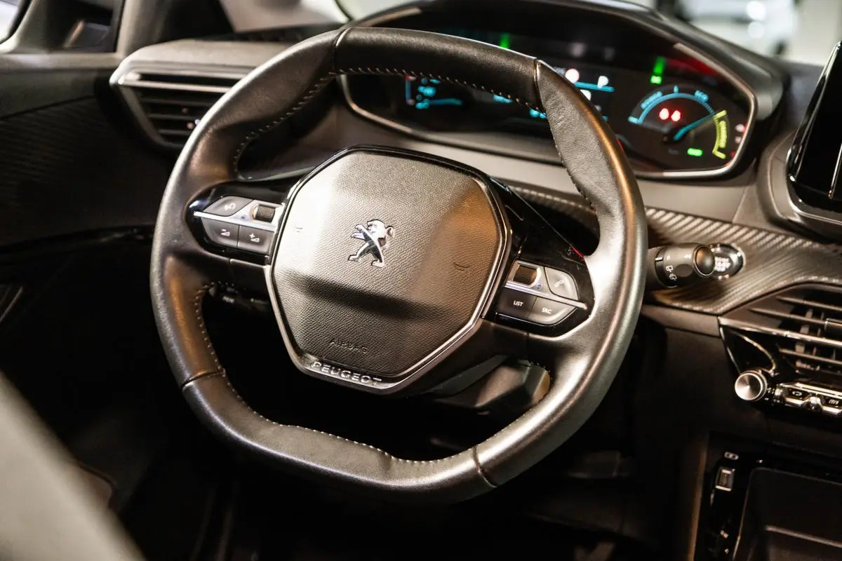 Peugeot e-208 50 kWh Active Active Business 20