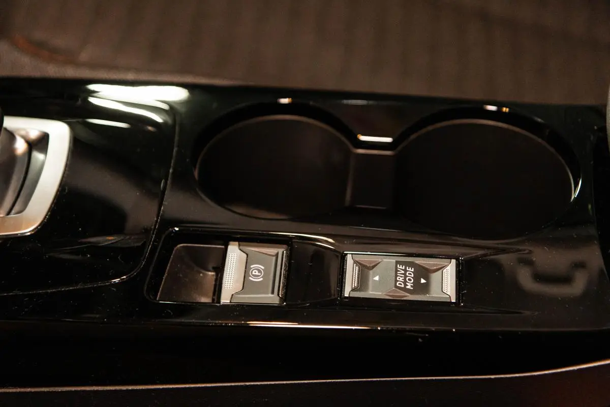 Peugeot e-208 50 kWh Active Active Business 32