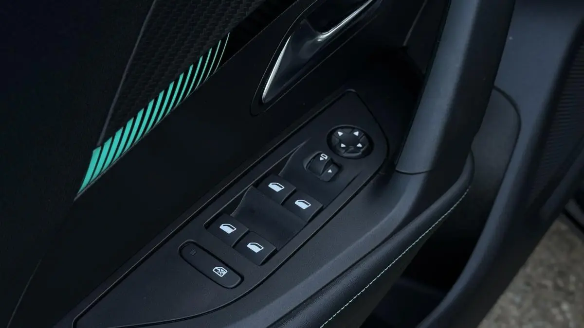 Peugeot e-2008 50 kWh Allure Pack 15