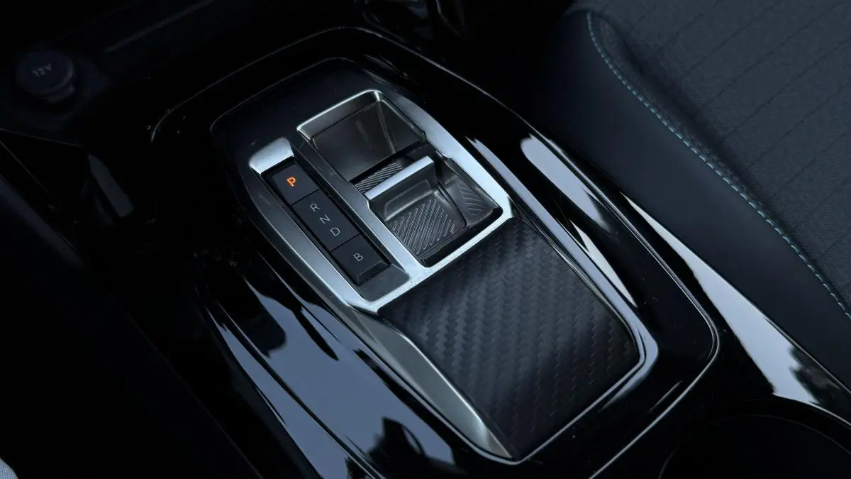 Peugeot e-2008 50 kWh Allure Pack 16