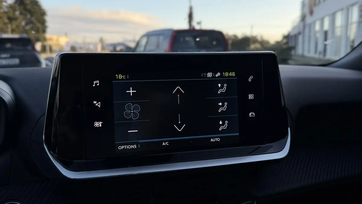 Peugeot e-2008 50 kWh Allure Pack 18