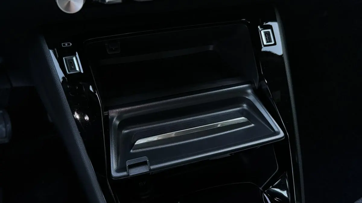 Peugeot e-2008 50 kWh Allure Pack 22