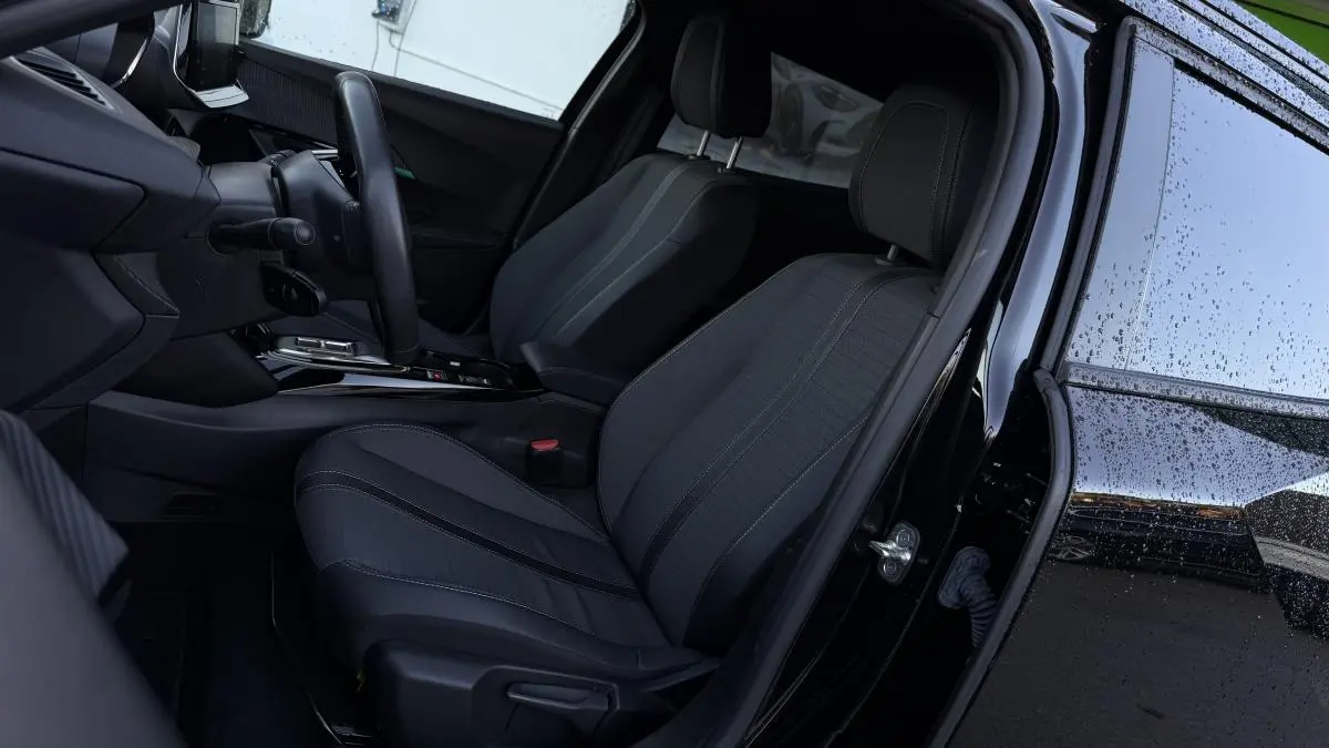 Peugeot e-2008 50 kWh Allure Pack 24