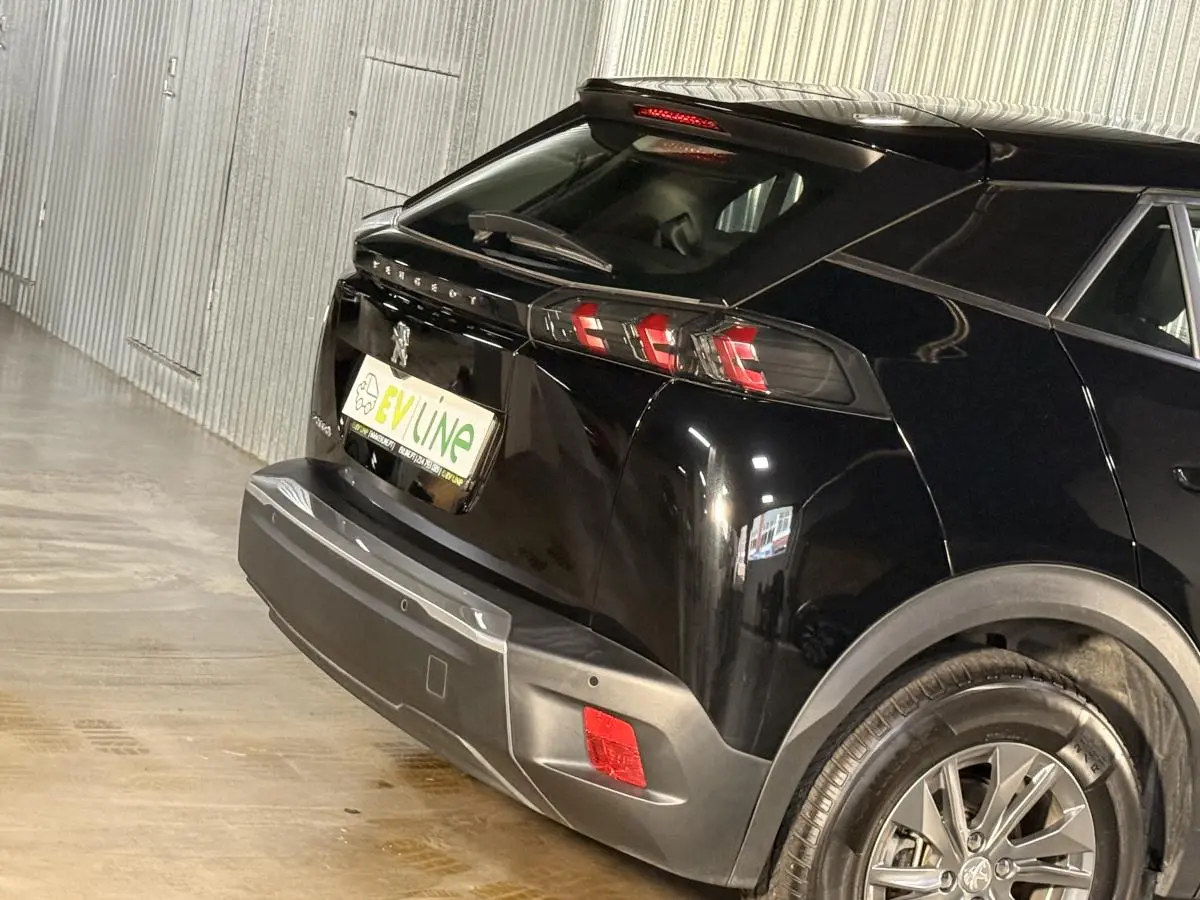 Peugeot e-2008 50 kWh Active Pack 11