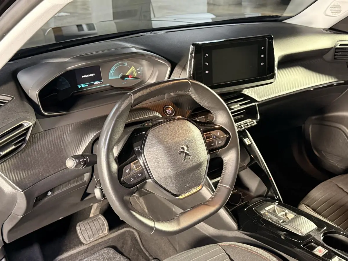 Peugeot e-2008 50 kWh Active Pack 21