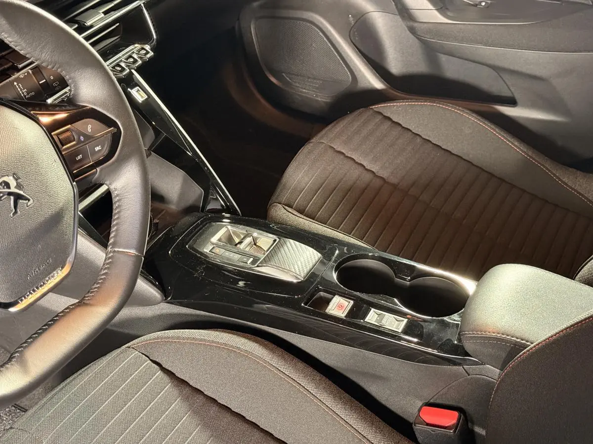 Peugeot e-2008 50 kWh Active Pack 30