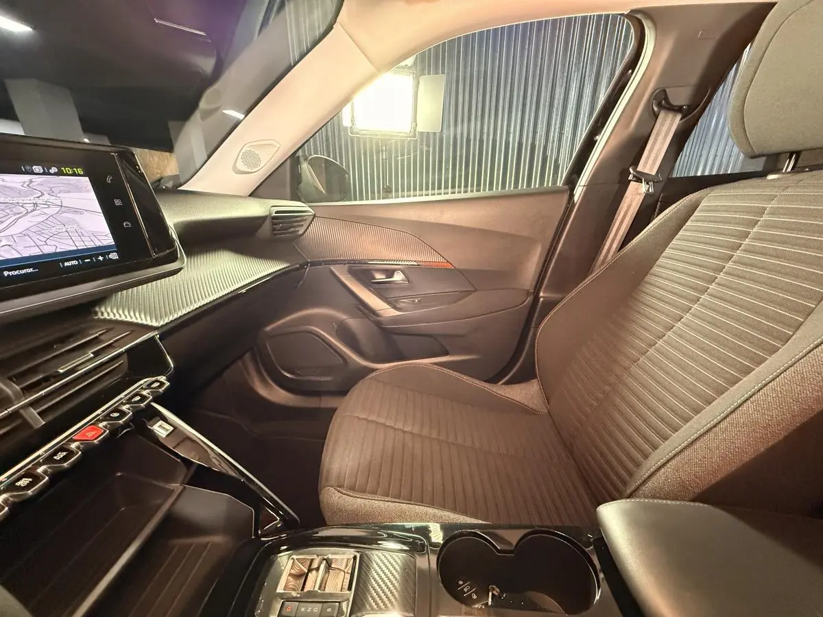 Peugeot e-2008 50 kWh Active Pack 33