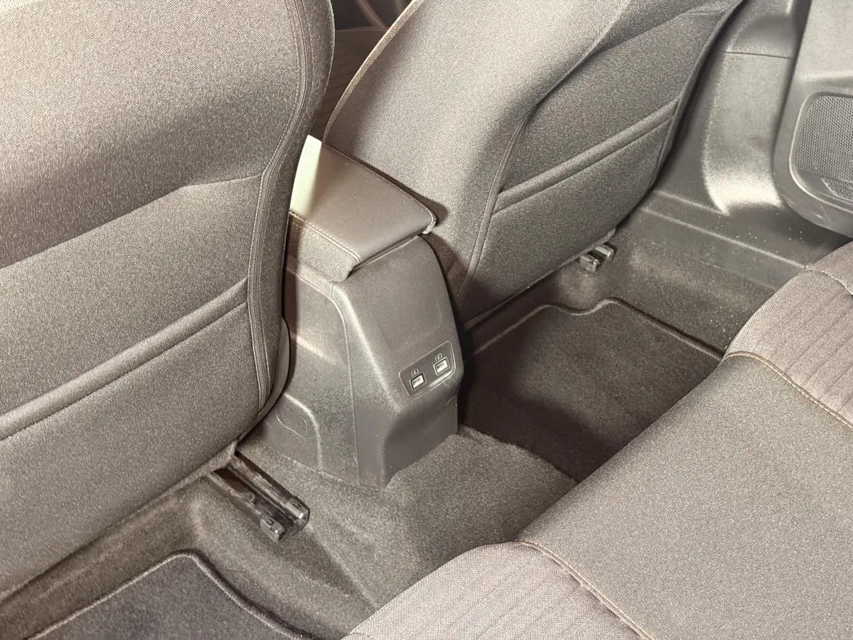 Peugeot e-2008 50 kWh Active Pack 38