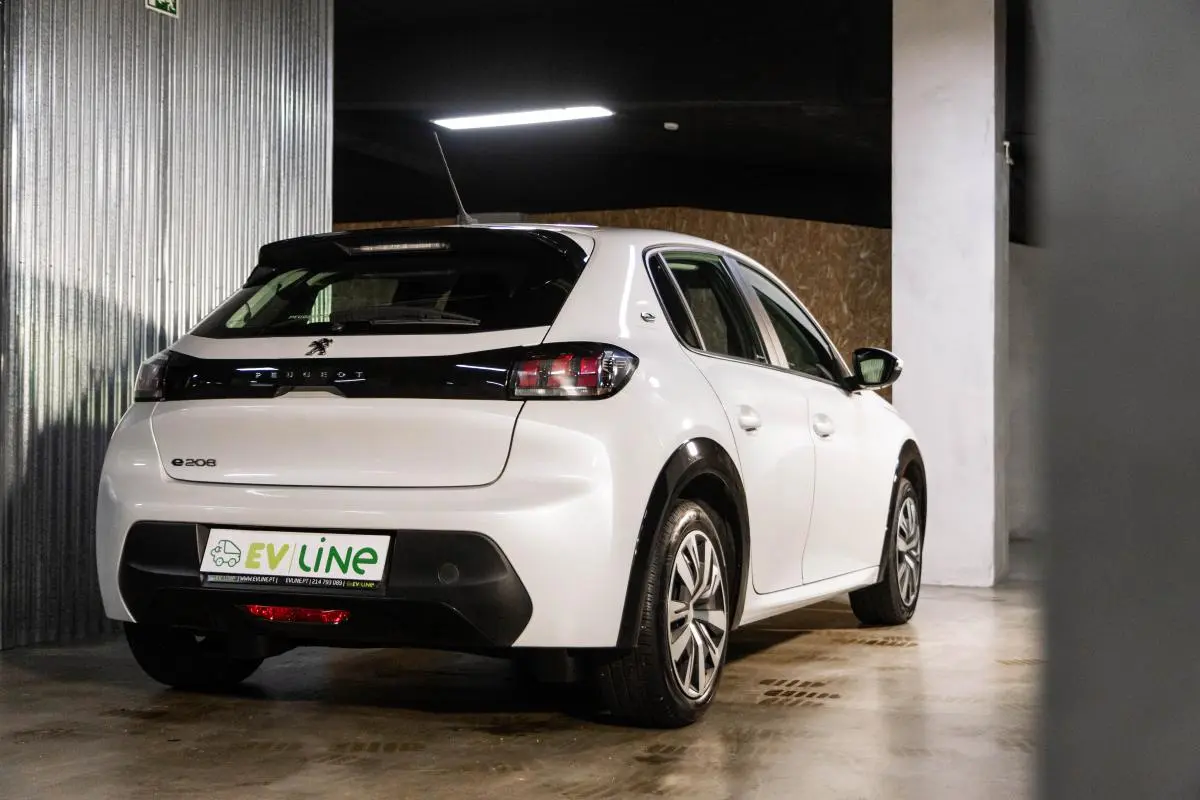 Peugeot e-208 50 kWh Active Active Business 9