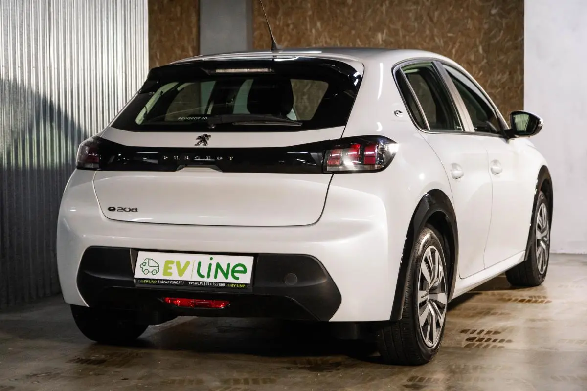 Peugeot e-208 50 kWh Active Active Business 10