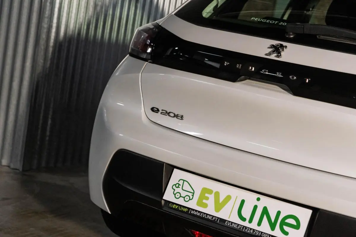 Peugeot e-208 50 kWh Active Active Business 11