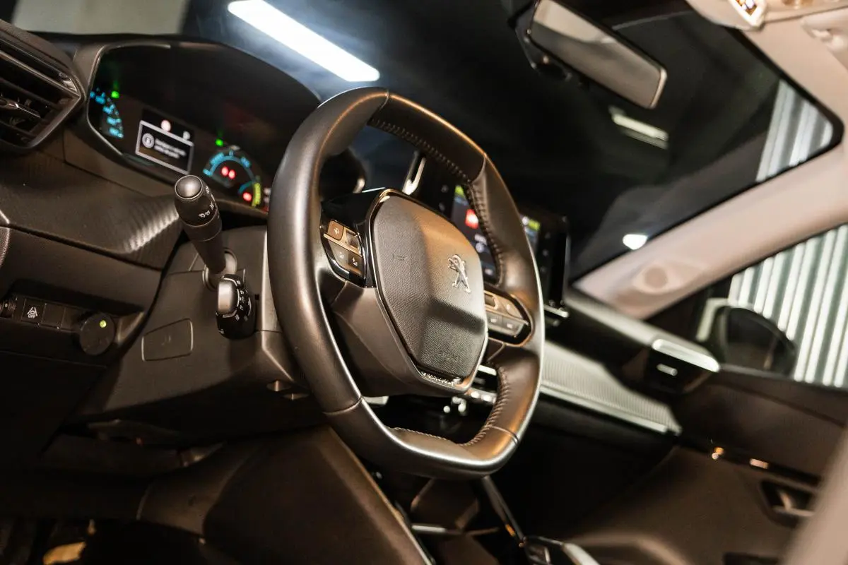 Peugeot e-208 50 kWh Active Active Business 16