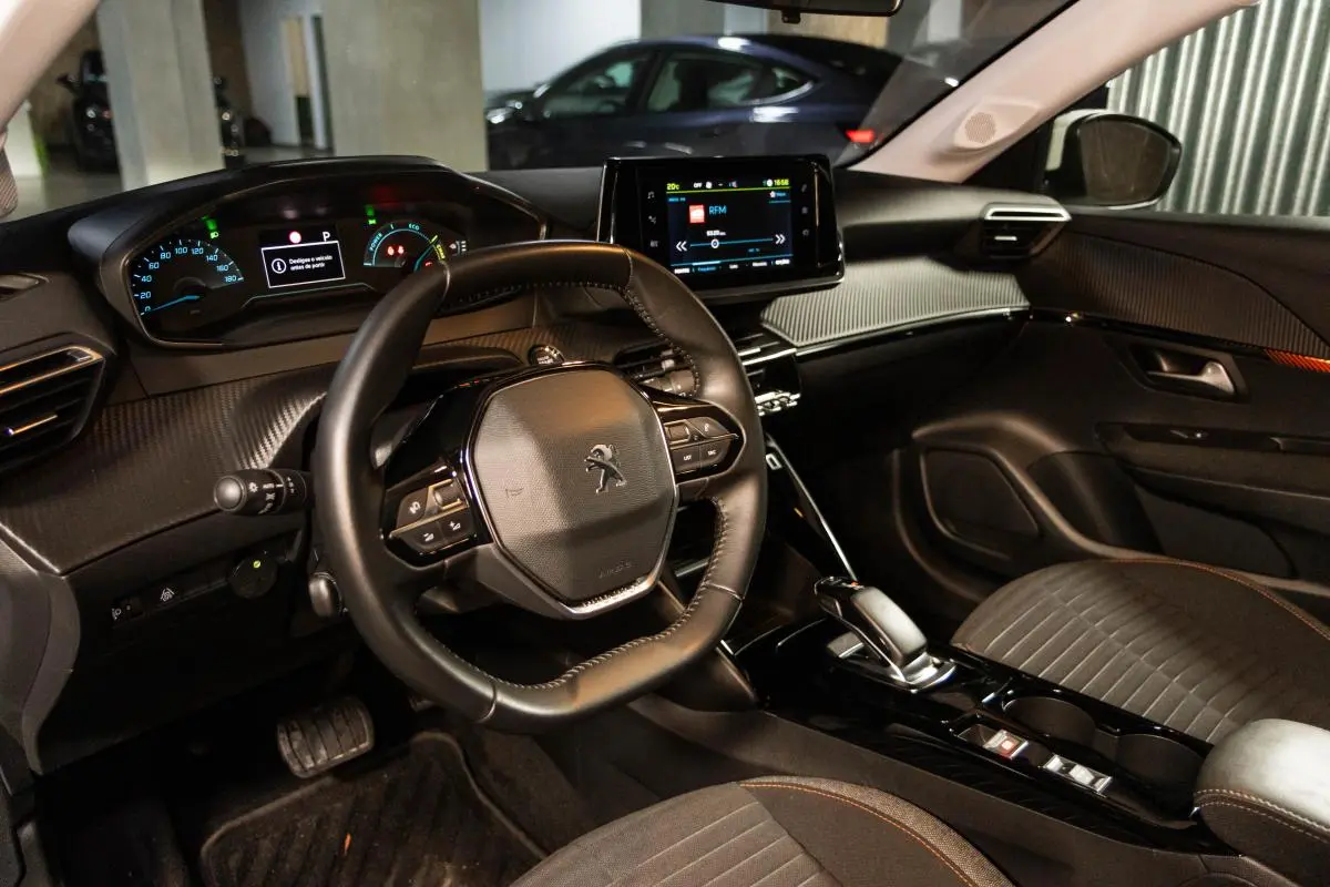 Peugeot e-208 50 kWh Active Active Business 15