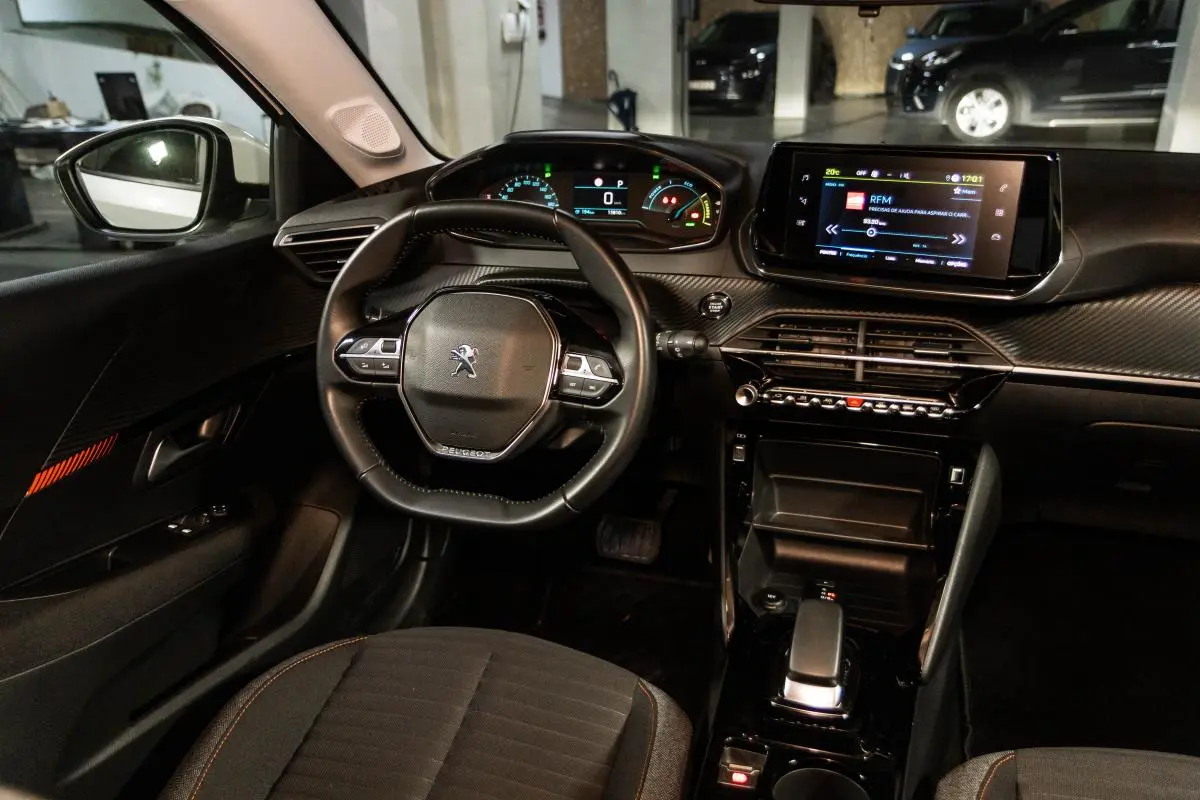 Peugeot e-208 50 kWh Active Active Business 21