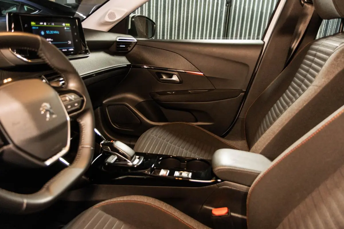 Peugeot e-208 50 kWh Active Active Business 33