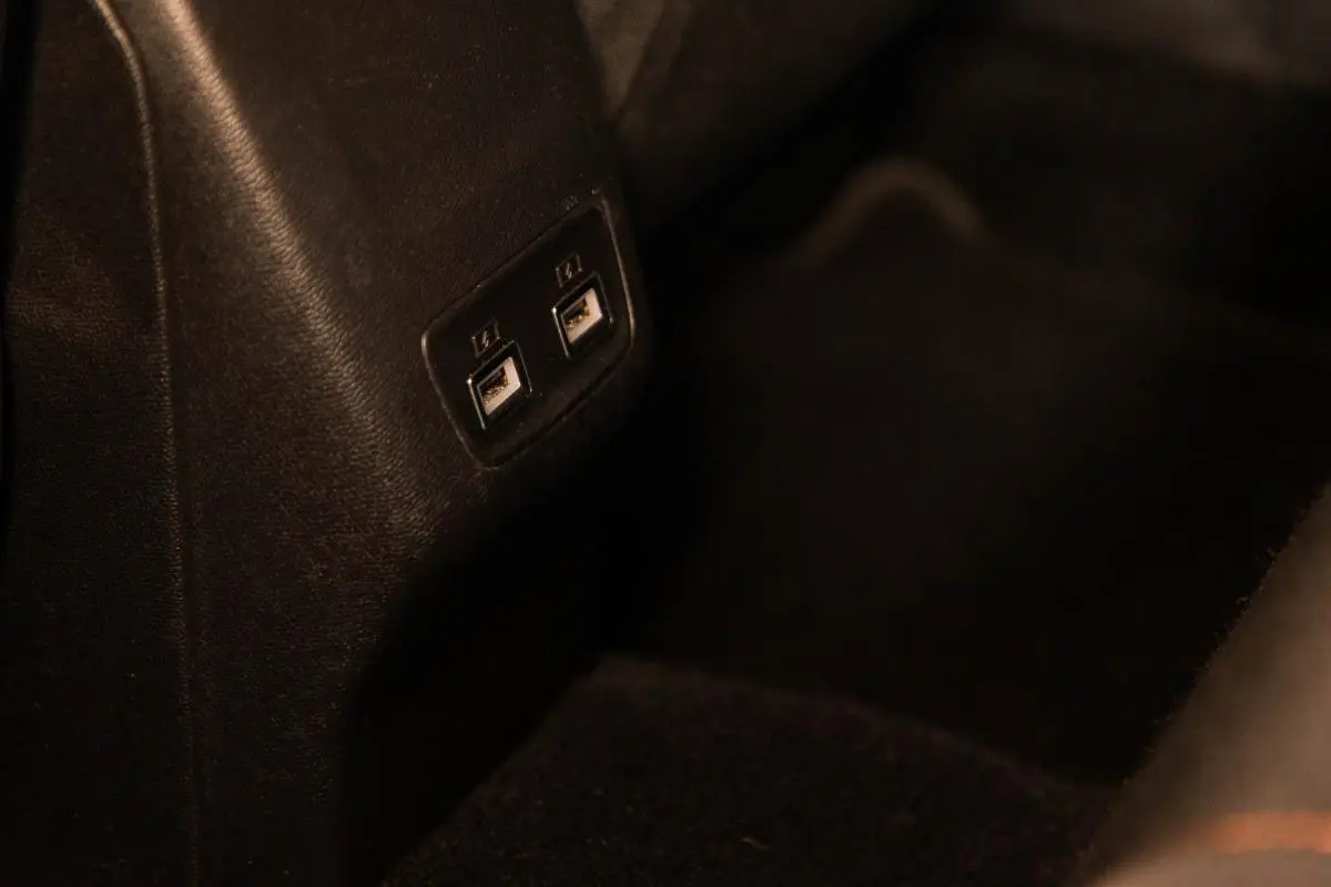 Peugeot e-208 50 kWh Active Active Business 36