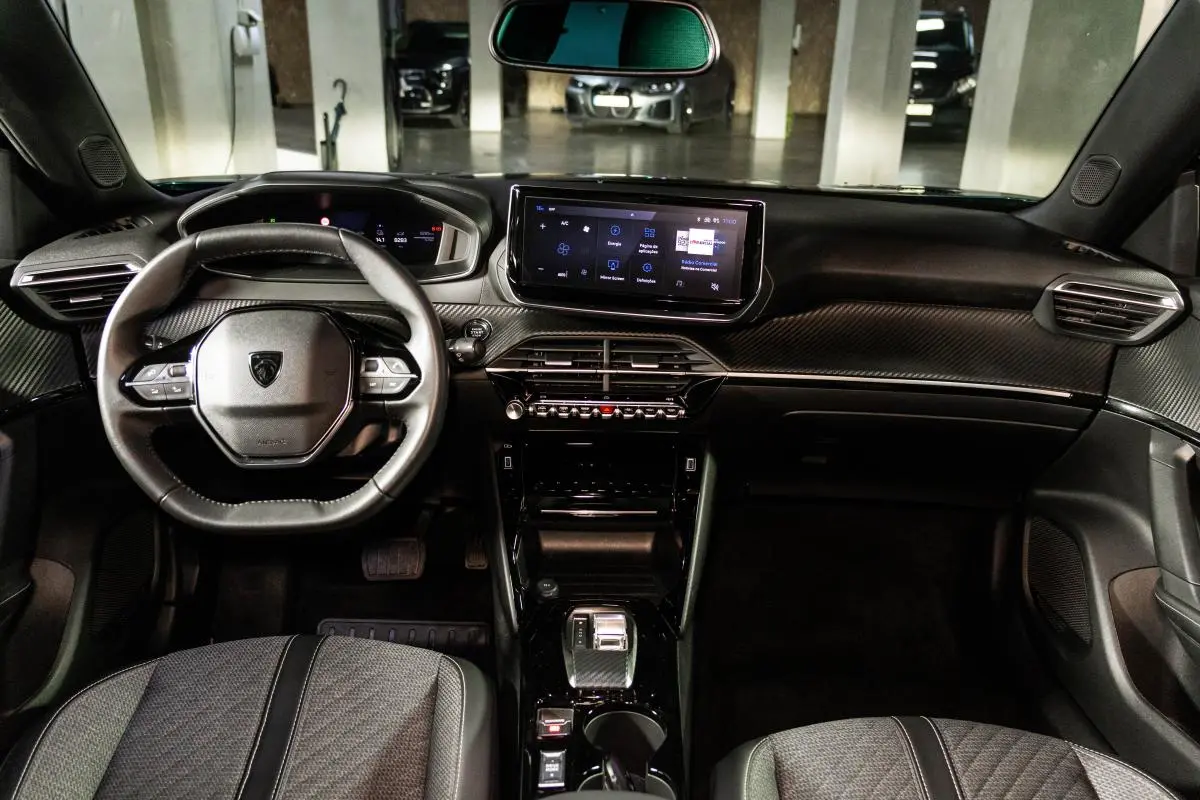 Peugeot e-2008 54 kWh Allure 18