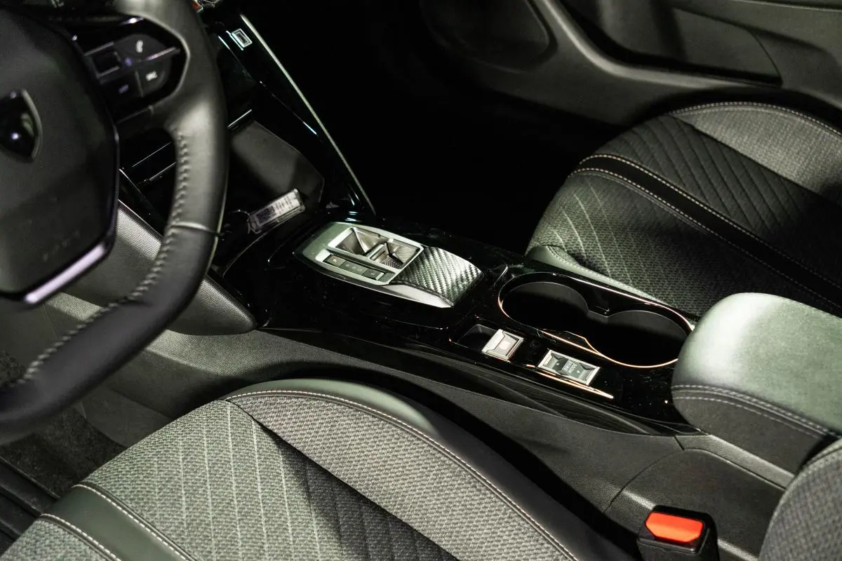 Peugeot e-2008 54 kWh Allure 30