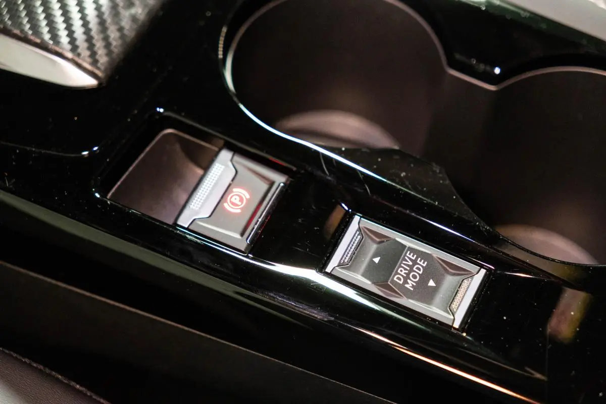 Peugeot e-2008 54 kWh Allure 31