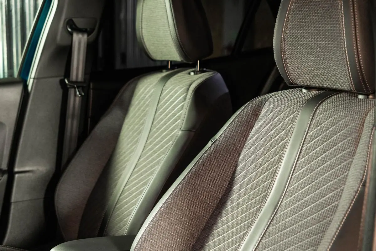 Peugeot e-2008 54 kWh Allure 36