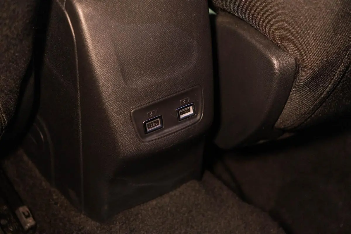 Peugeot e-2008 54 kWh Allure 39