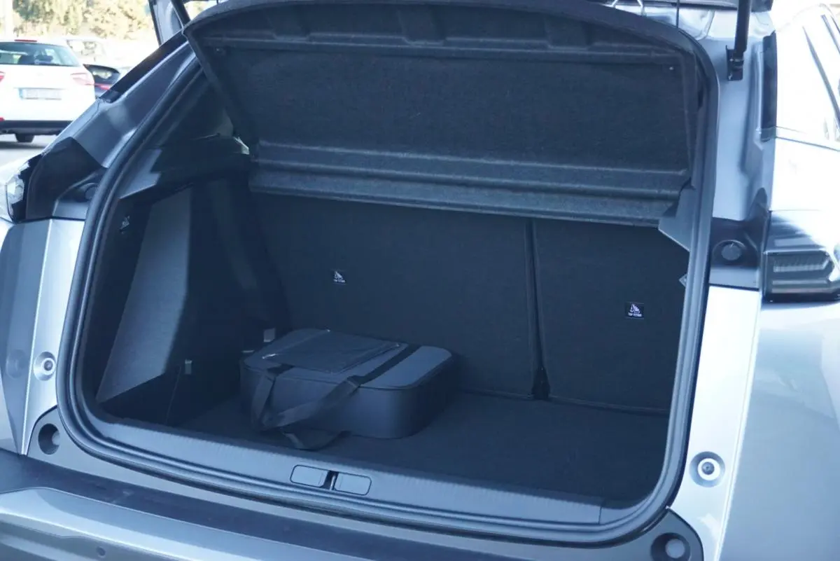 Peugeot e-2008 54 kWh Allure 8