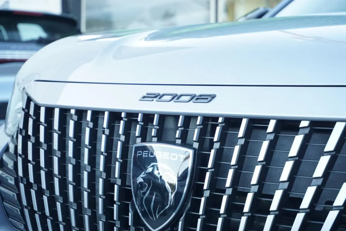 Peugeot e-2008 54 kWh Allure 12