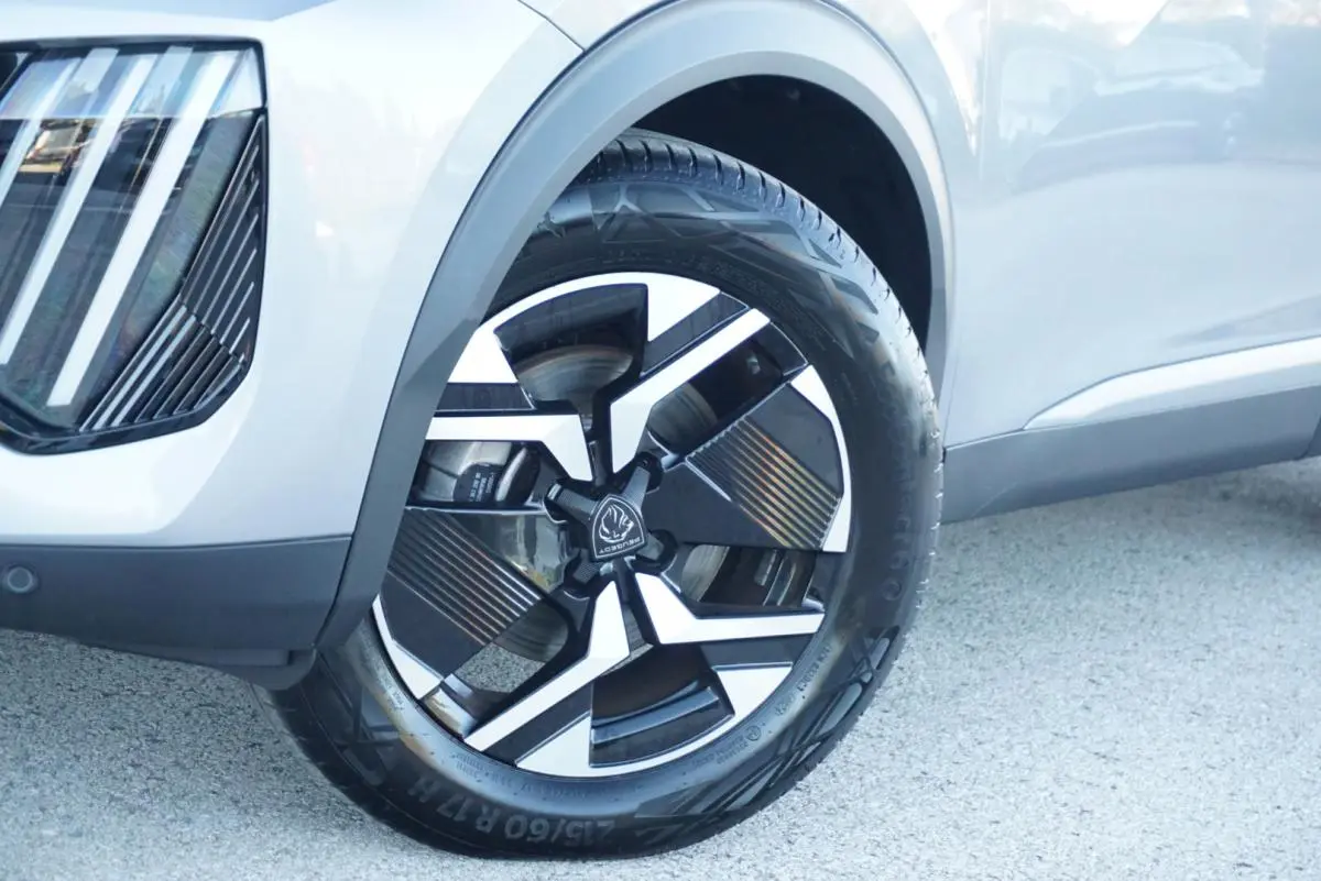 Peugeot e-2008 54 kWh Allure 19