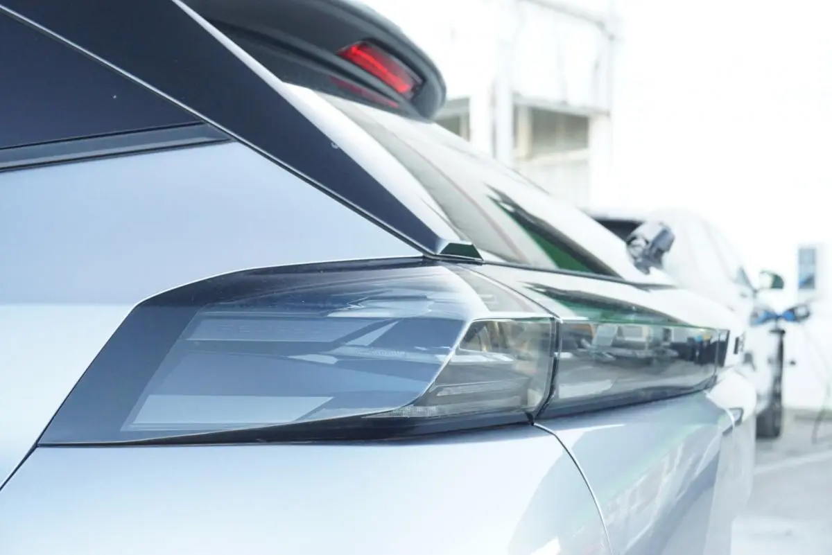 Peugeot e-2008 54 kWh Allure 35