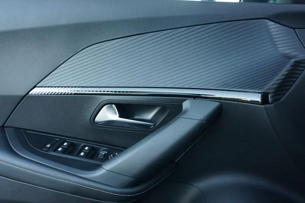 Peugeot e-2008 54 kWh Allure 37