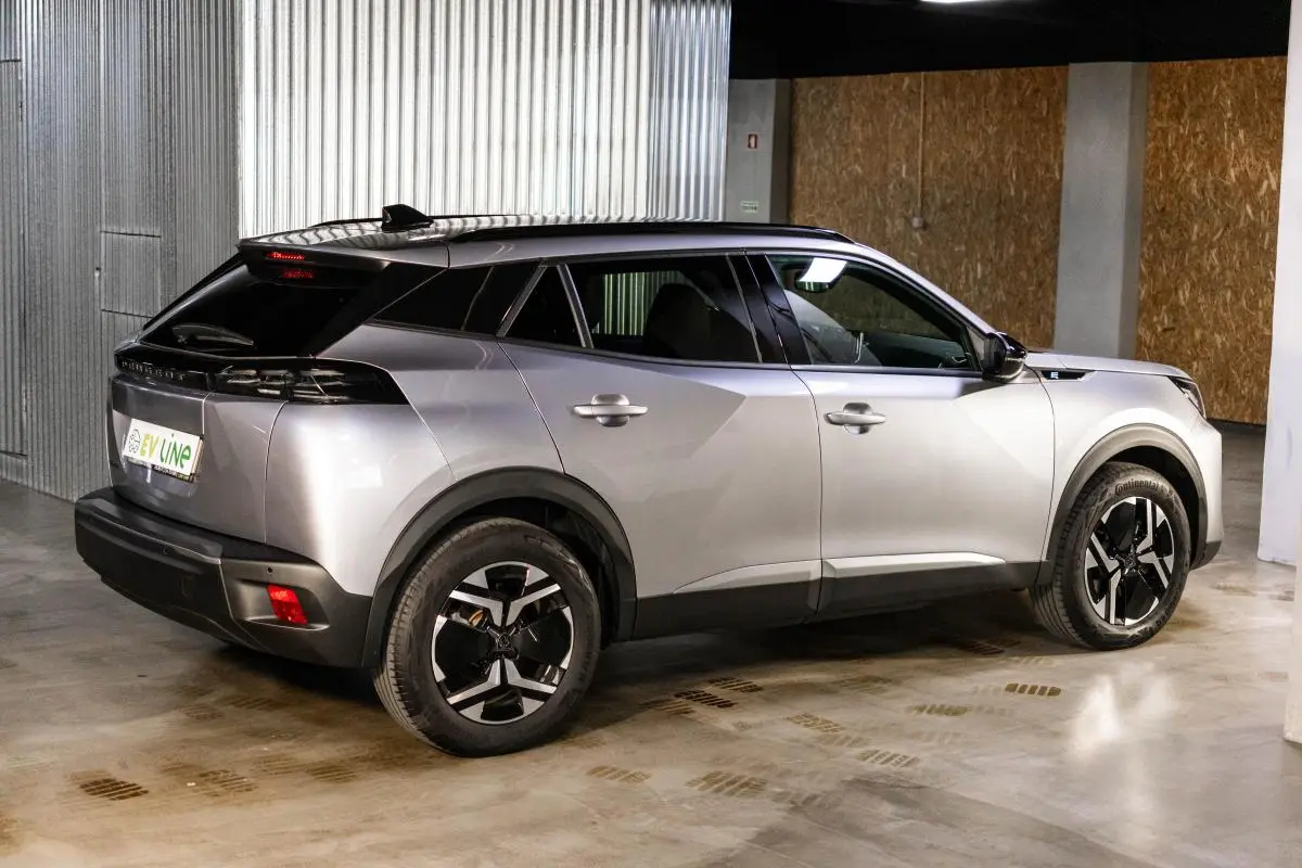 Peugeot e-2008 54 kWh Allure 8