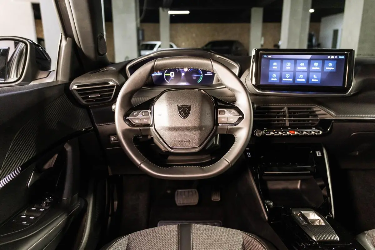 Peugeot e-2008 54 kWh Allure 18