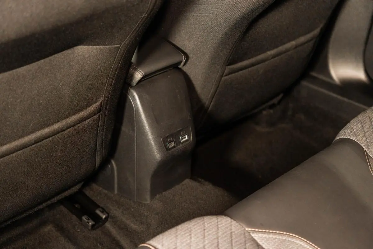 Peugeot e-2008 54 kWh Allure 40