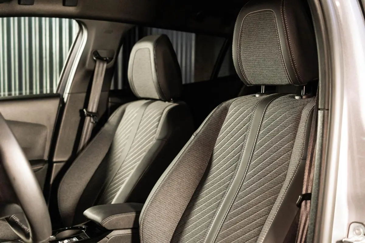 Peugeot e-2008 54 kWh Allure 39