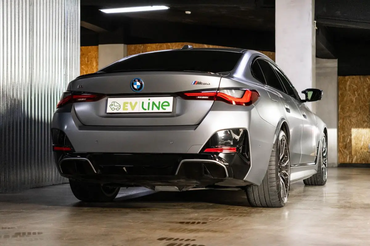 BMW i4 M50 Pack Desportivo M Pro 10