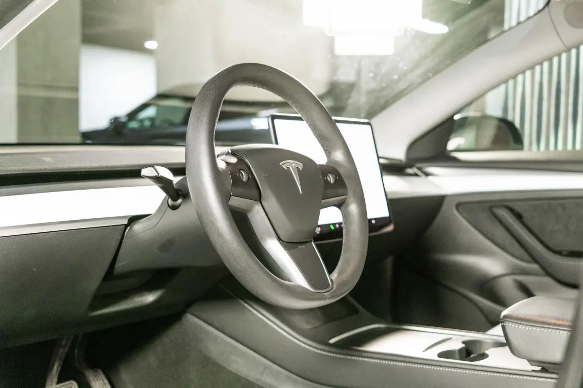 Tesla Model 3 Long Range AWD Dual Motor 17